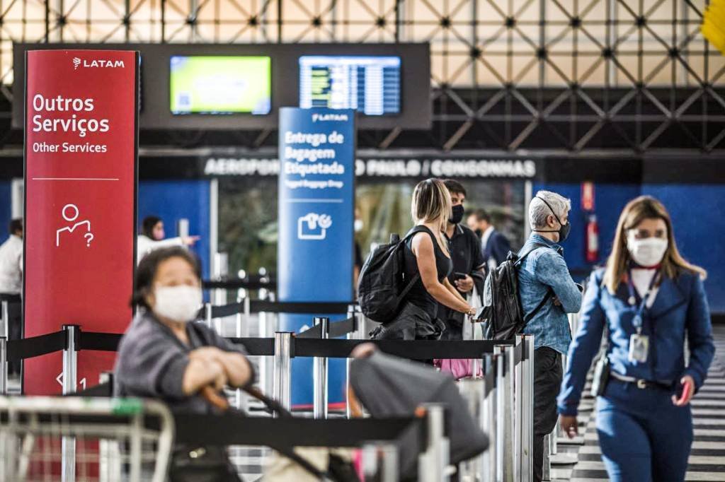 MPF busca solução para liberar 400 estrangeiros retidos no aeroporto de Guarulhos