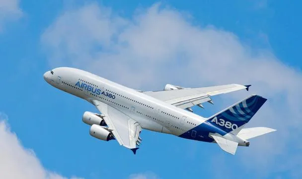Problemas da Boeing podem levantar dúvidas sobre se é seguro voar, diz CEO da Airbus