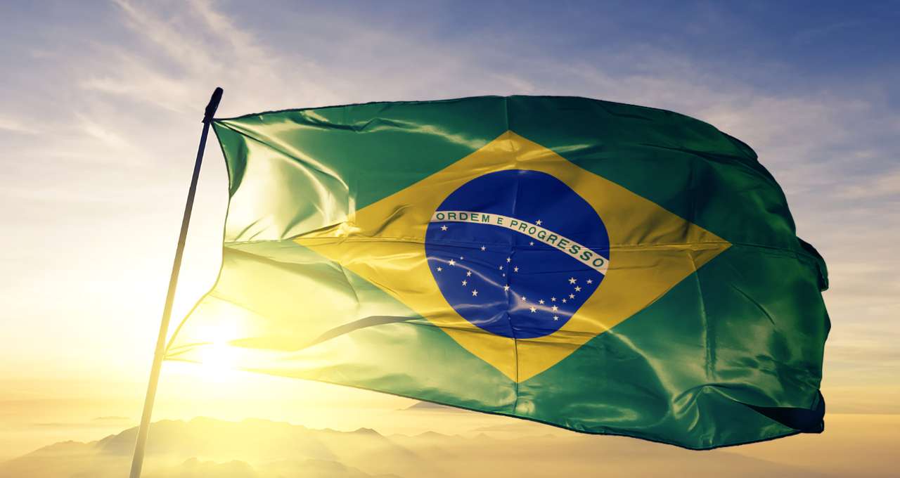 Alta do PIB faz do Brasil a 8ª maior economia do mundo – mas ainda é preciso proteger o patrimônio com dólar, diz CEO