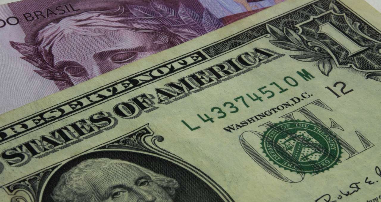 Dólar a R$ 5,25: Patamar é o novo normal da moeda americana?