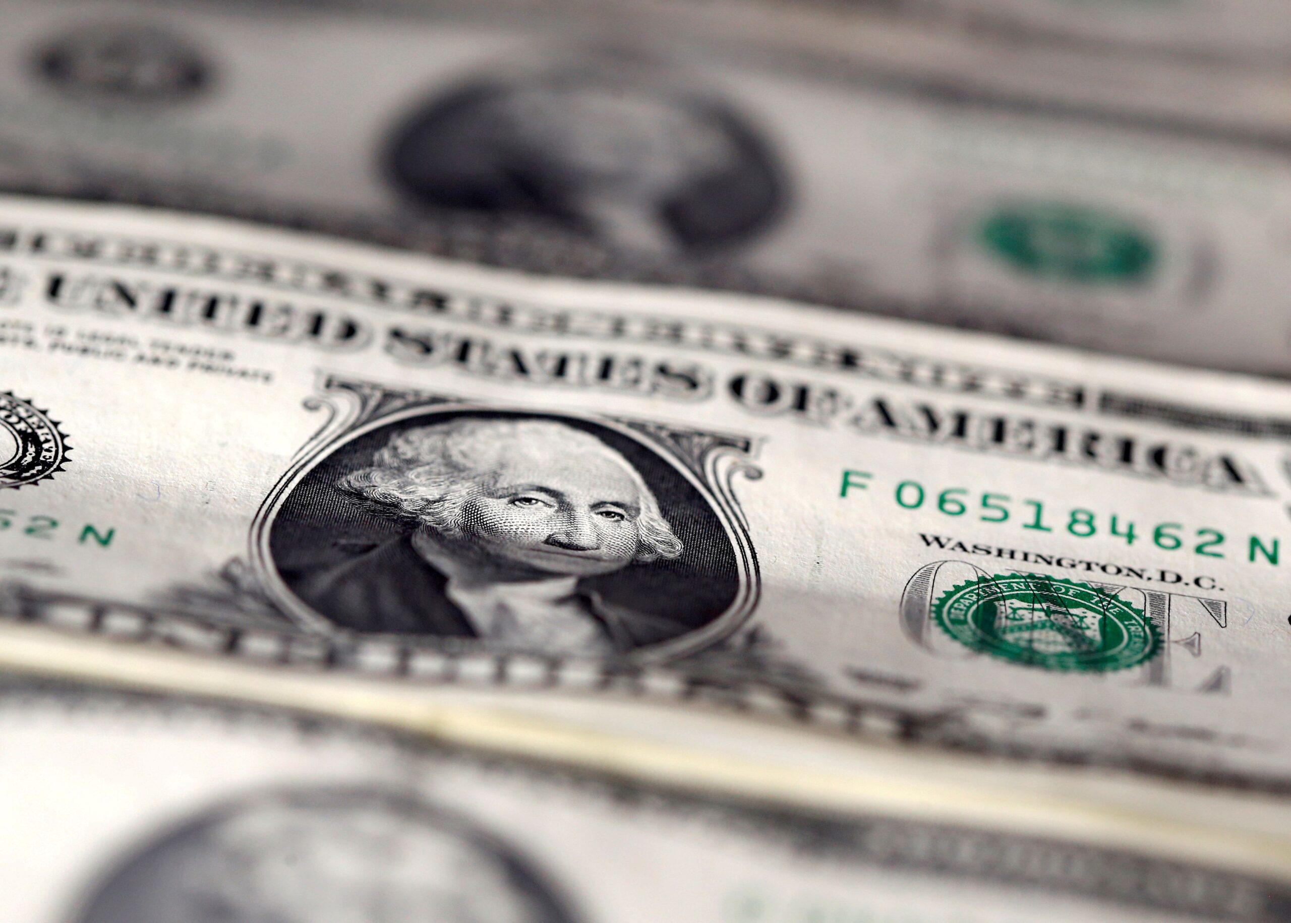 Dólar a R$ 5,42 tem aposta recorde do investidor estrangeiro contra o real; entenda