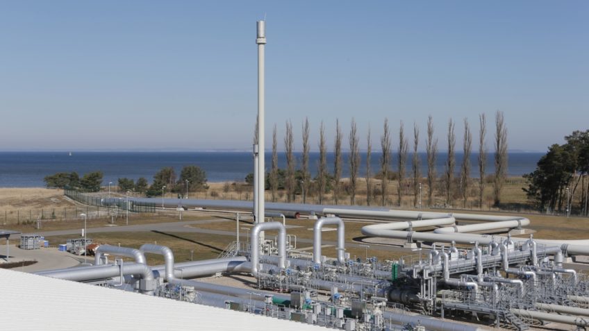 União Europeia estabelece sanções contra gás russo