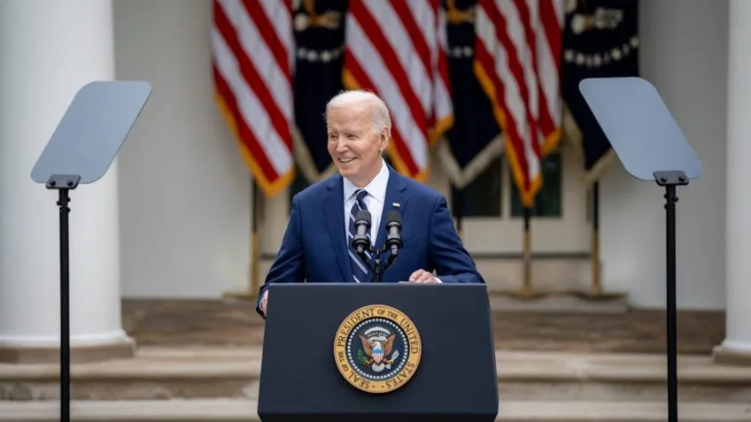 Joe Biden dá sinais de cochilar em reuniões, diz jornal