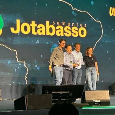 Jotabasso é reconhecida como a maior sementeira do Brasil em vendas de Intacta 2 XTend