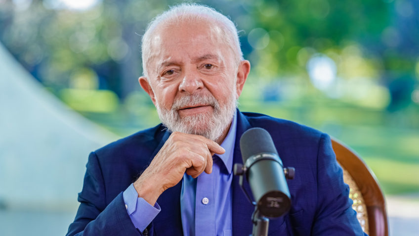 Lula admite que pode disputar a reeleição em 2026