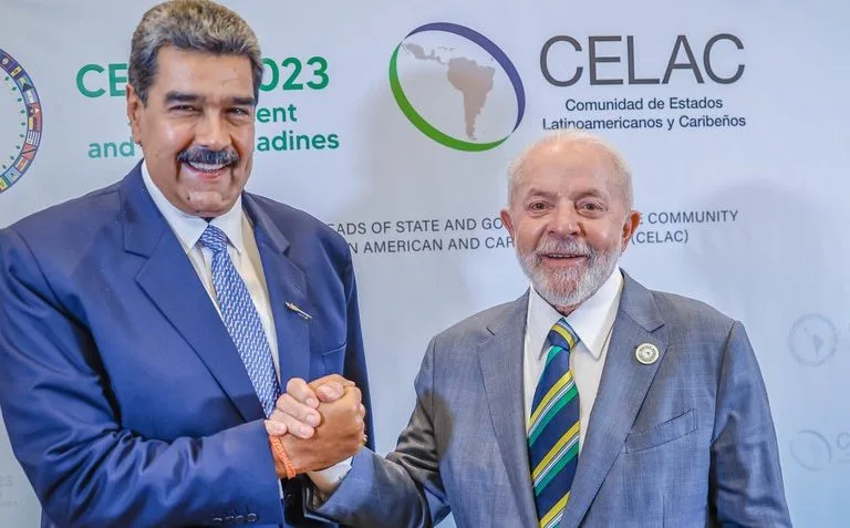 Lula cobra Maduro sobre eleições na Venezuela e pede fim de sanções
