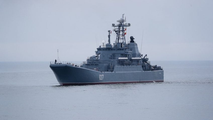 EUA não devem se preocupar com navios russos em Cuba, diz Rússia