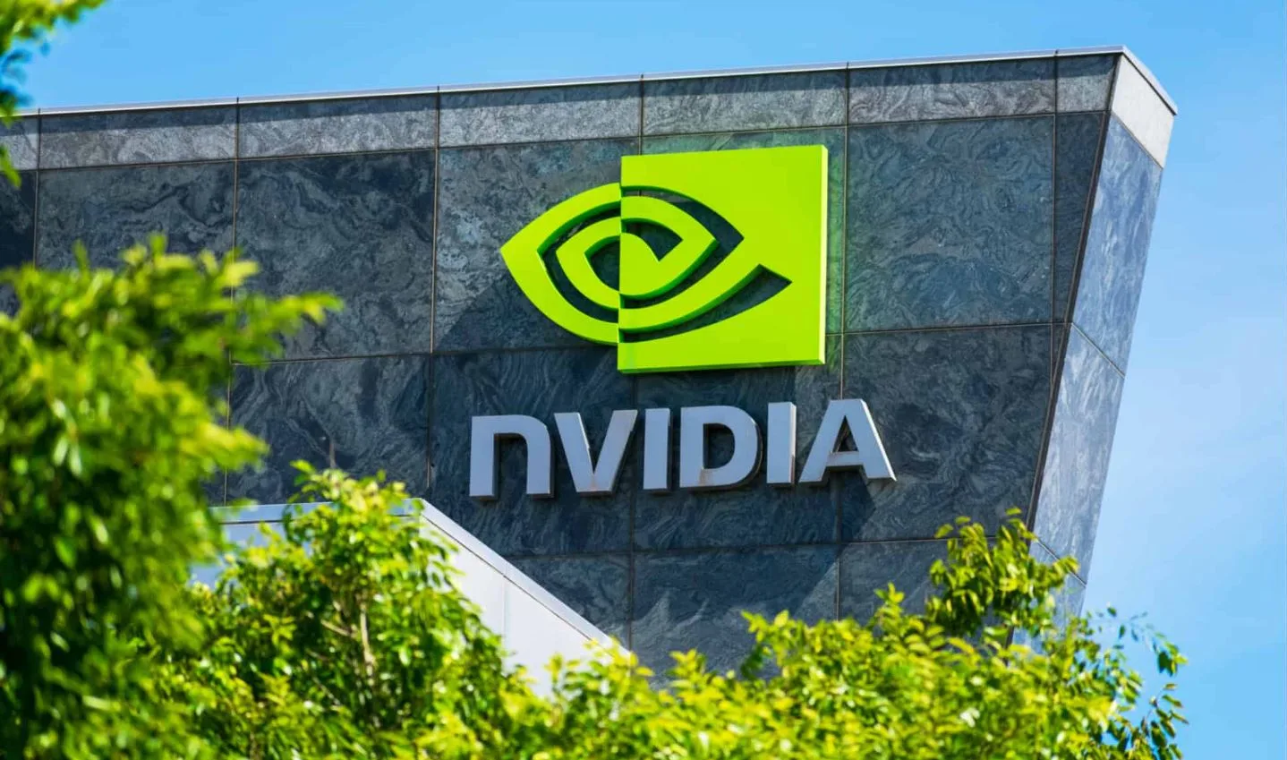 “Estão comprando Nvidia (NVDC34) pois tecnologia e semicondutores têm entregue crescimento constante”, afirma analista