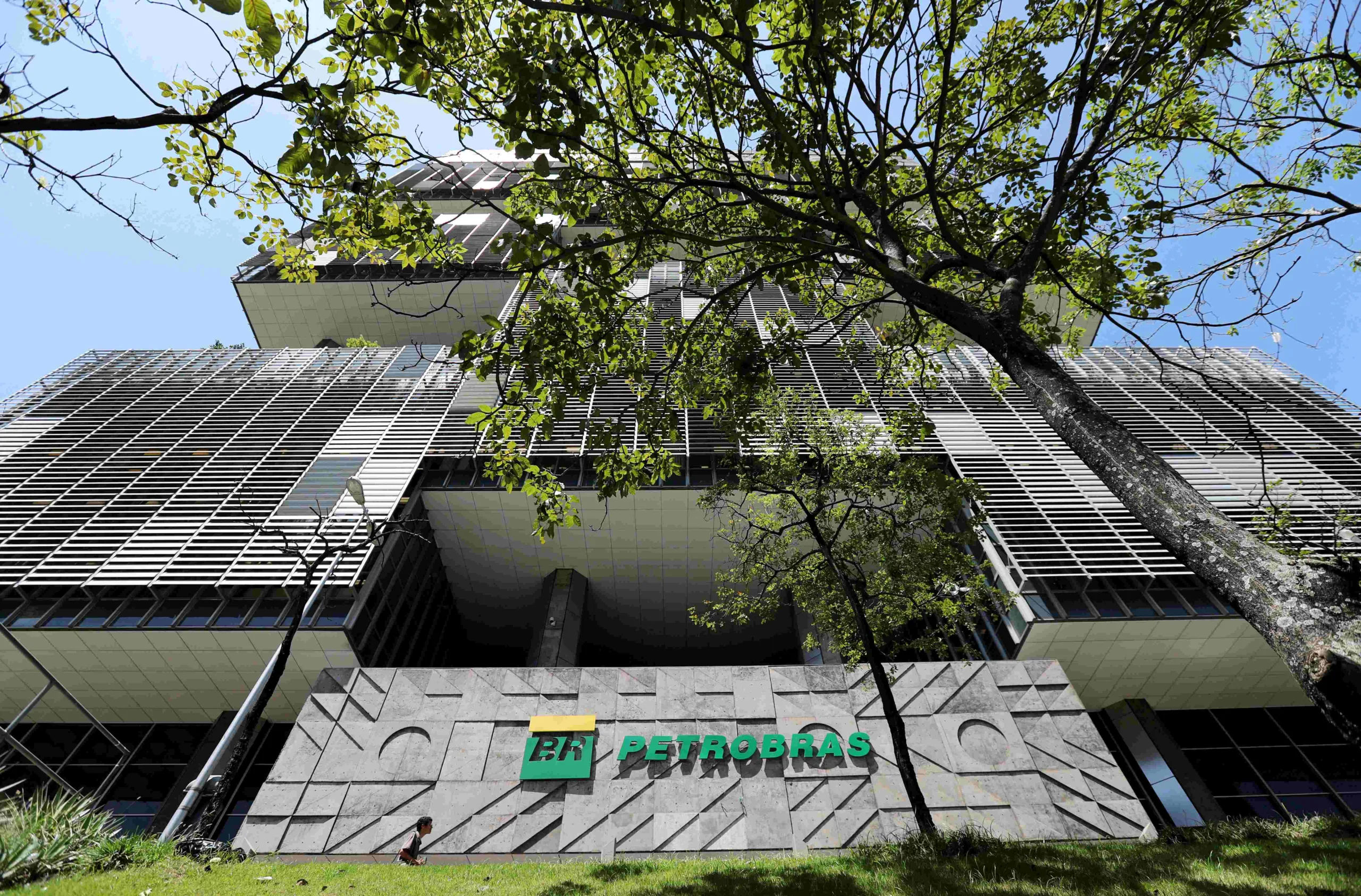 Petrobras (PETR4) reativa fábrica de fertilizantes no Paraná