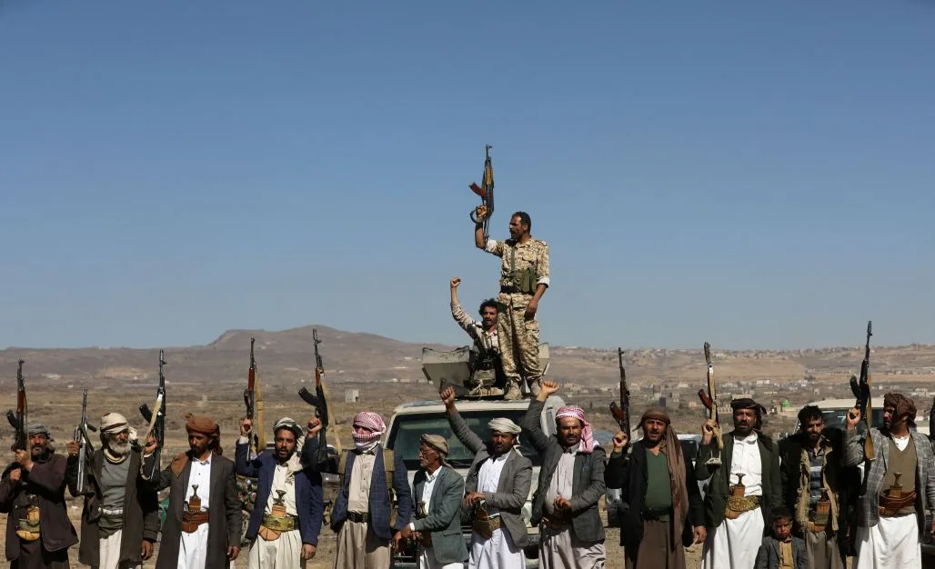 EUA e Reino Unido atacam áreas controladas pelos Houthis