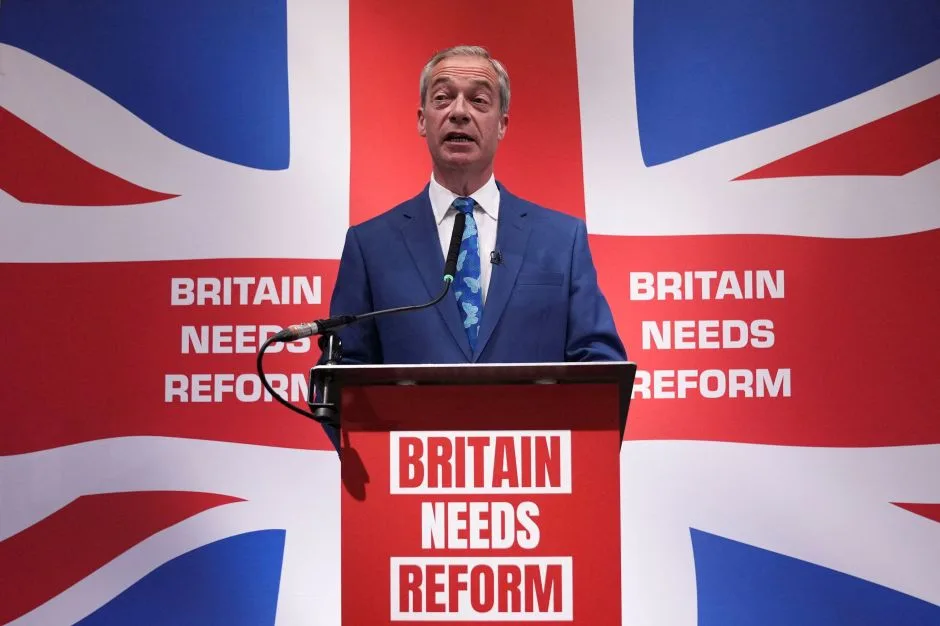 Líder do Brexit anuncia candidatura às eleições do Reino Unido