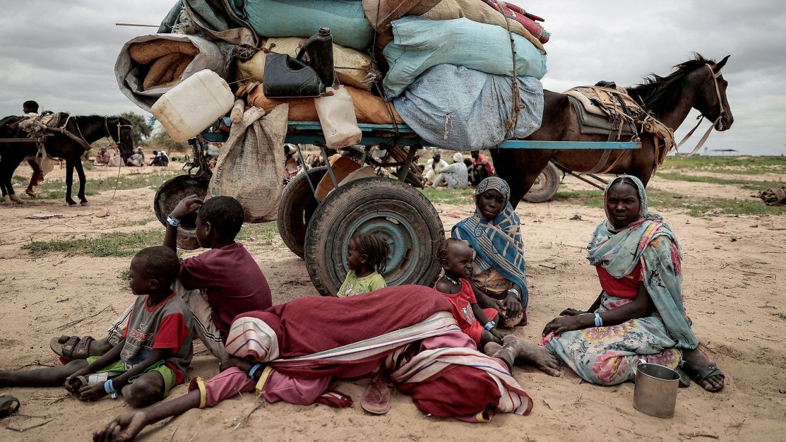 Guerra escala e ataques impedem atendimento médico em Darfur, no Sudão 