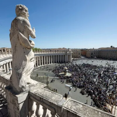 Vaticano prende ex-funcionário por tentativa de venda de manuscrito furtado