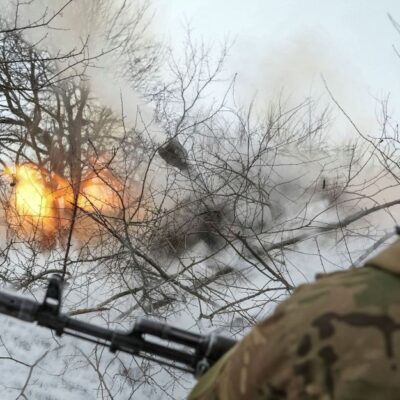 Ataques russos danificam instalações elétricas na Ucrânia e deixam feridos