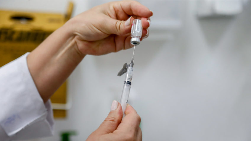 Governo amplia vacinação contra dengue para evitar perdas