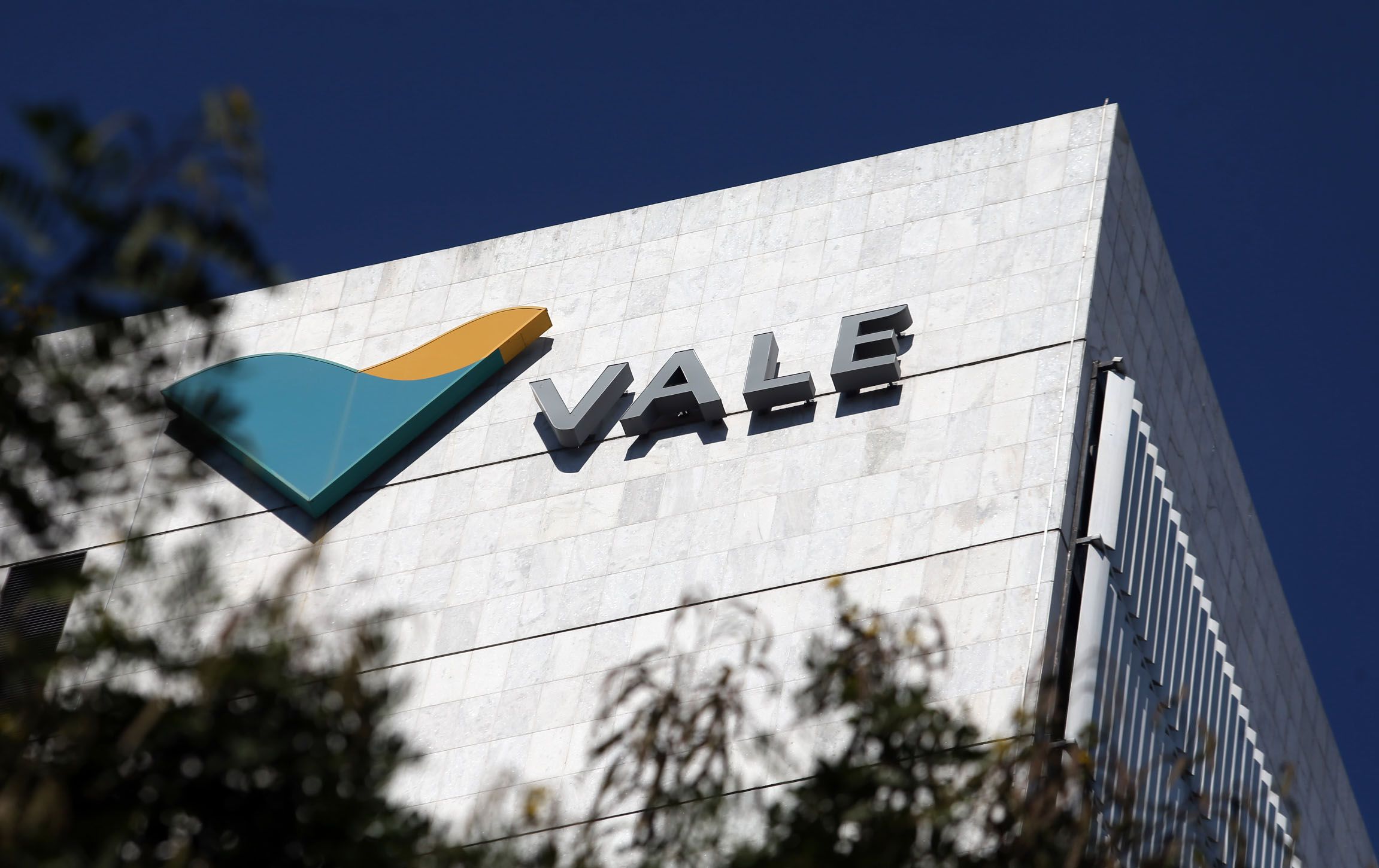 Vale (VALE3): ações recuam após atualização de estimativas para metais básicos