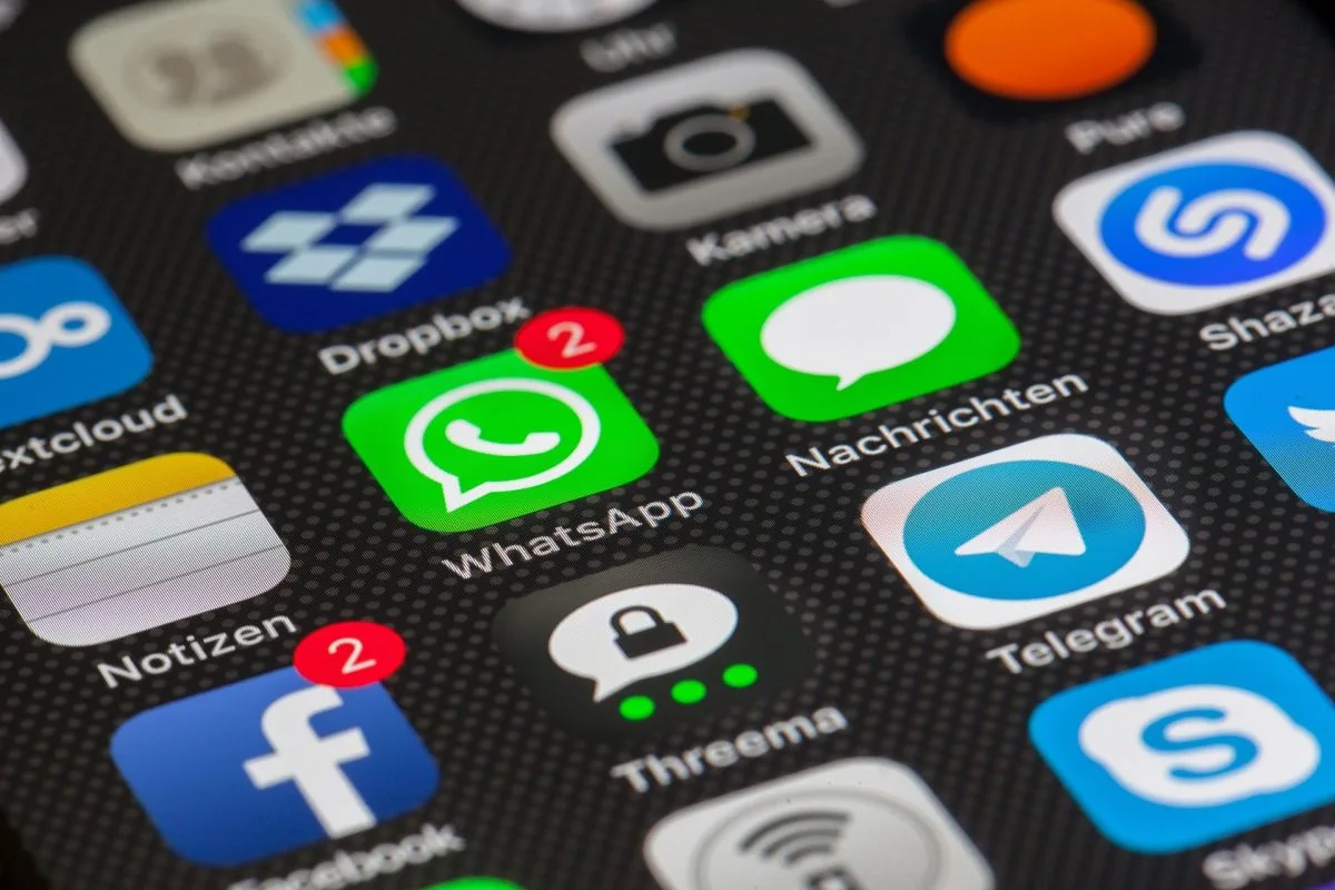 Meta anuncia chatbots de IA gratuitos e em português no WhatsApp em julho