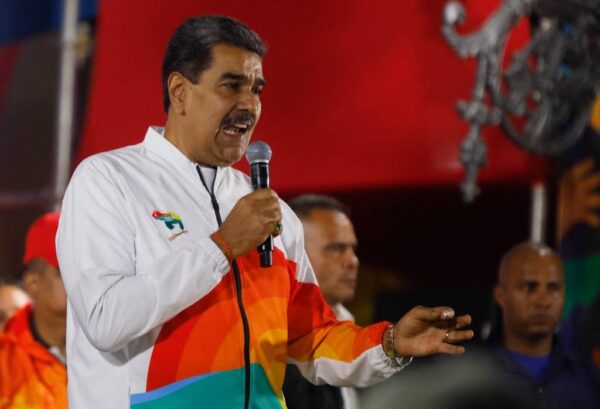 Maduro pede voto de indecisos enquanto rival promete ‘não perseguir ninguém’ se for eleito
