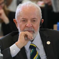 Reunião de Lula, PMIs dos EUA, produção industrial do Brasil e ata do Fed: o que move o mercado
