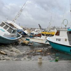 Furacão Beryl perde força, mas ainda causa destruição em Cancún com ventos de 175km/h