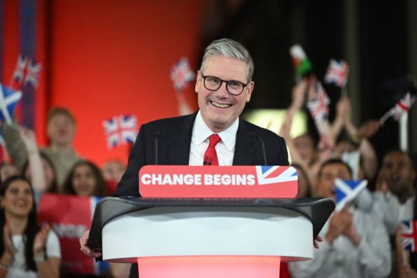 Keir Starmer, do partido trabalhista, promete mudança após vitória nas eleições britânicas