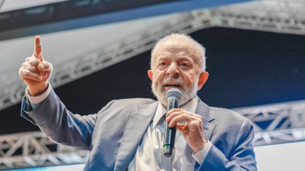 Lula diz que subida do dólar ‘preocupa’ e que há ‘jogo especulativo contra o real’