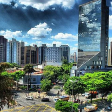 Como é morar no bairro Savassi? Conheça essa região vibrante de Belo Horizonte