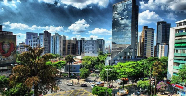 Como é morar no bairro Savassi? Conheça essa região vibrante de Belo Horizonte