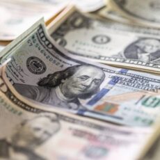 Dólar sobe a R$ 5,65 em primeiro pregão de julho e bate máxima em 30 meses