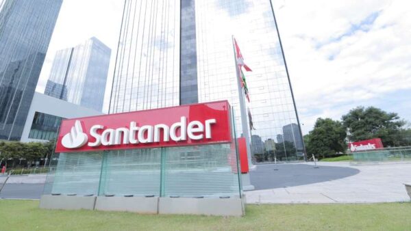 Santander vê operação “encaixada” e abre mais espaço para cartões e PMEs